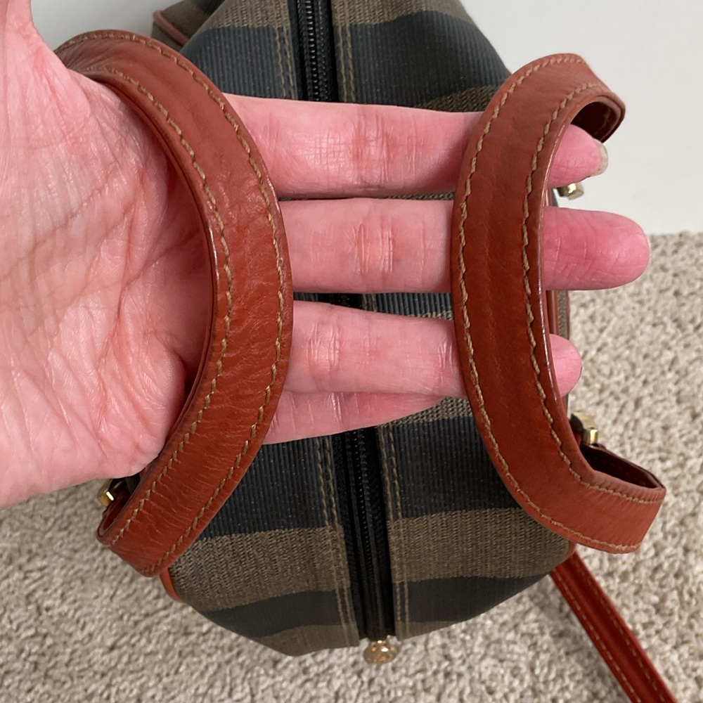 Fendi penguin small crossbody dome shape - Picture 2 of 12